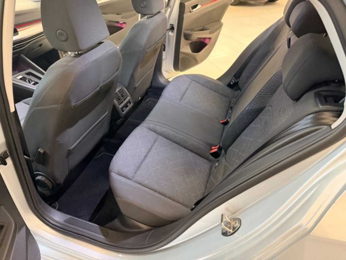 Volkswagen Golf Variant 2.0 TDI SCR DSG Life (10)