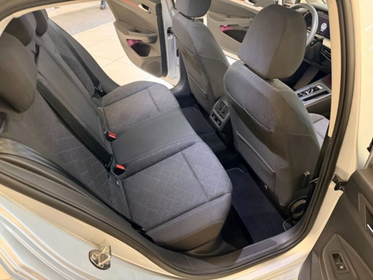 Volkswagen Golf Variant 2.0 TDI SCR DSG Life (12)