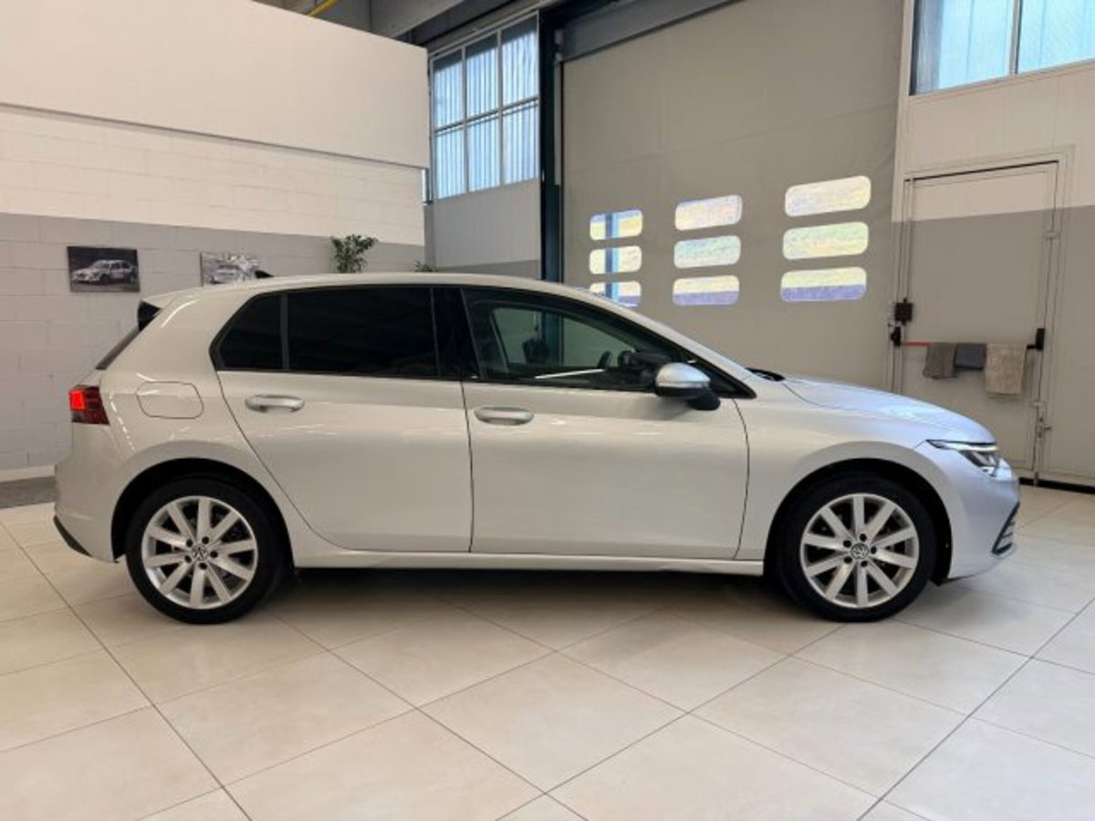 Volkswagen Golf Variant 2.0 TDI SCR DSG Life (4)