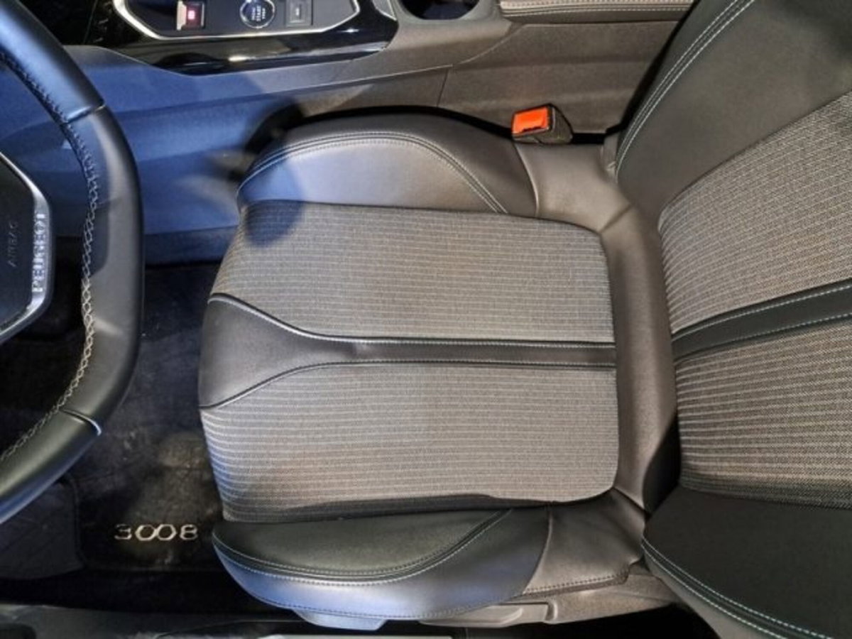 Peugeot 3008 BlueHDi 130 S&S EAT8 Allure Pack (9)