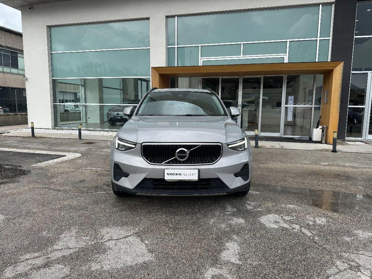 Volvo XC40 T2 automatico Essential (2)