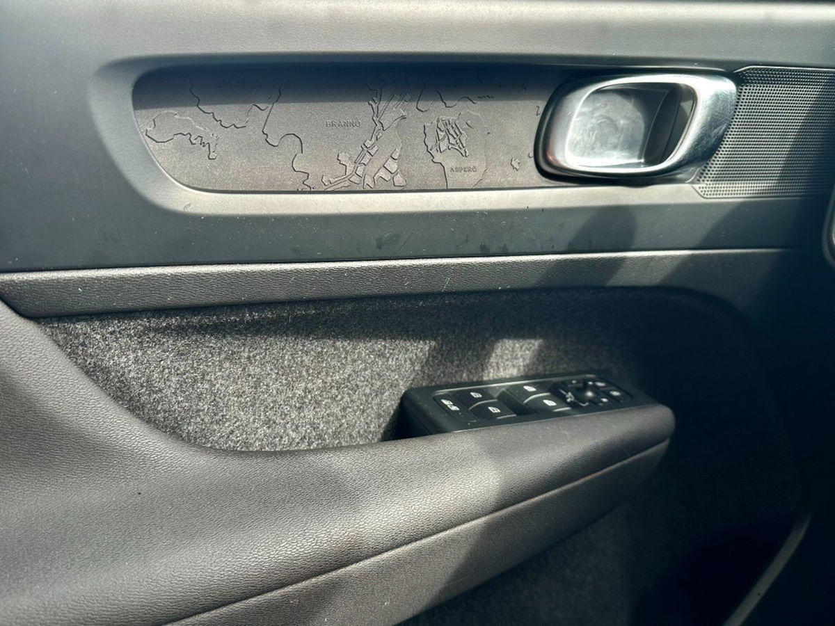 Volvo XC40 T2 automatico Essential (15)