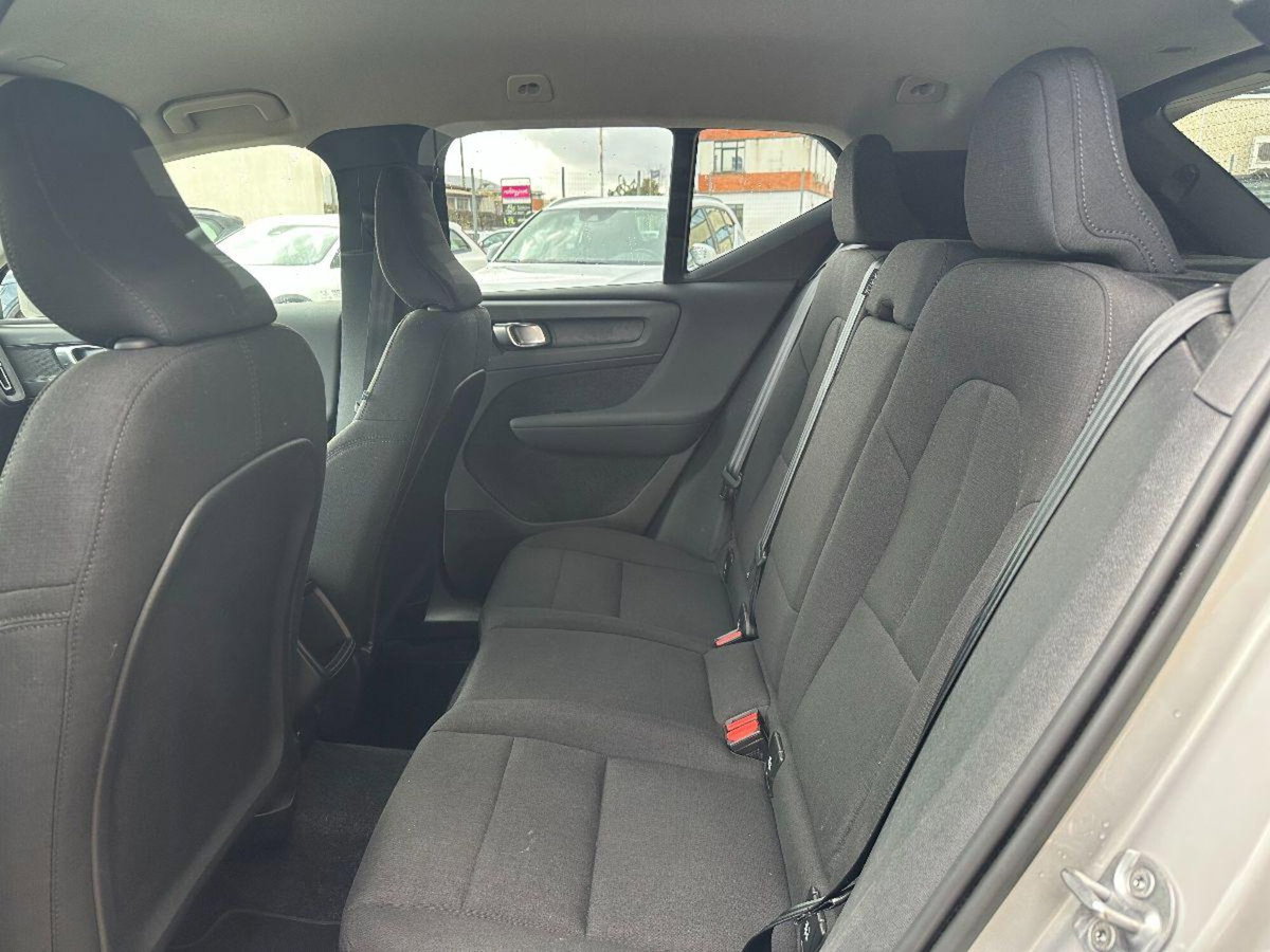 Volvo XC40 T2 automatico Essential (7)