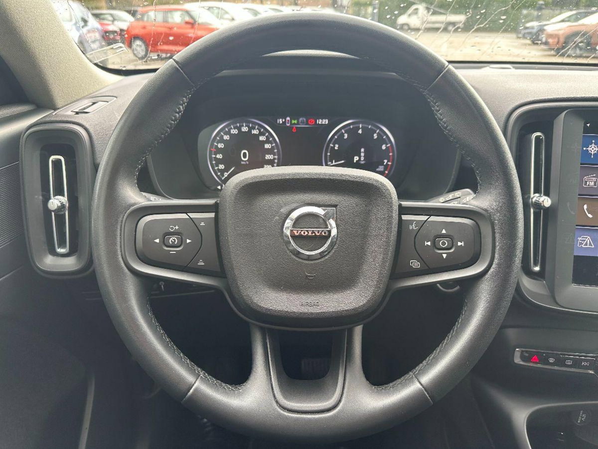 Volvo XC40 T2 automatico Essential (9)