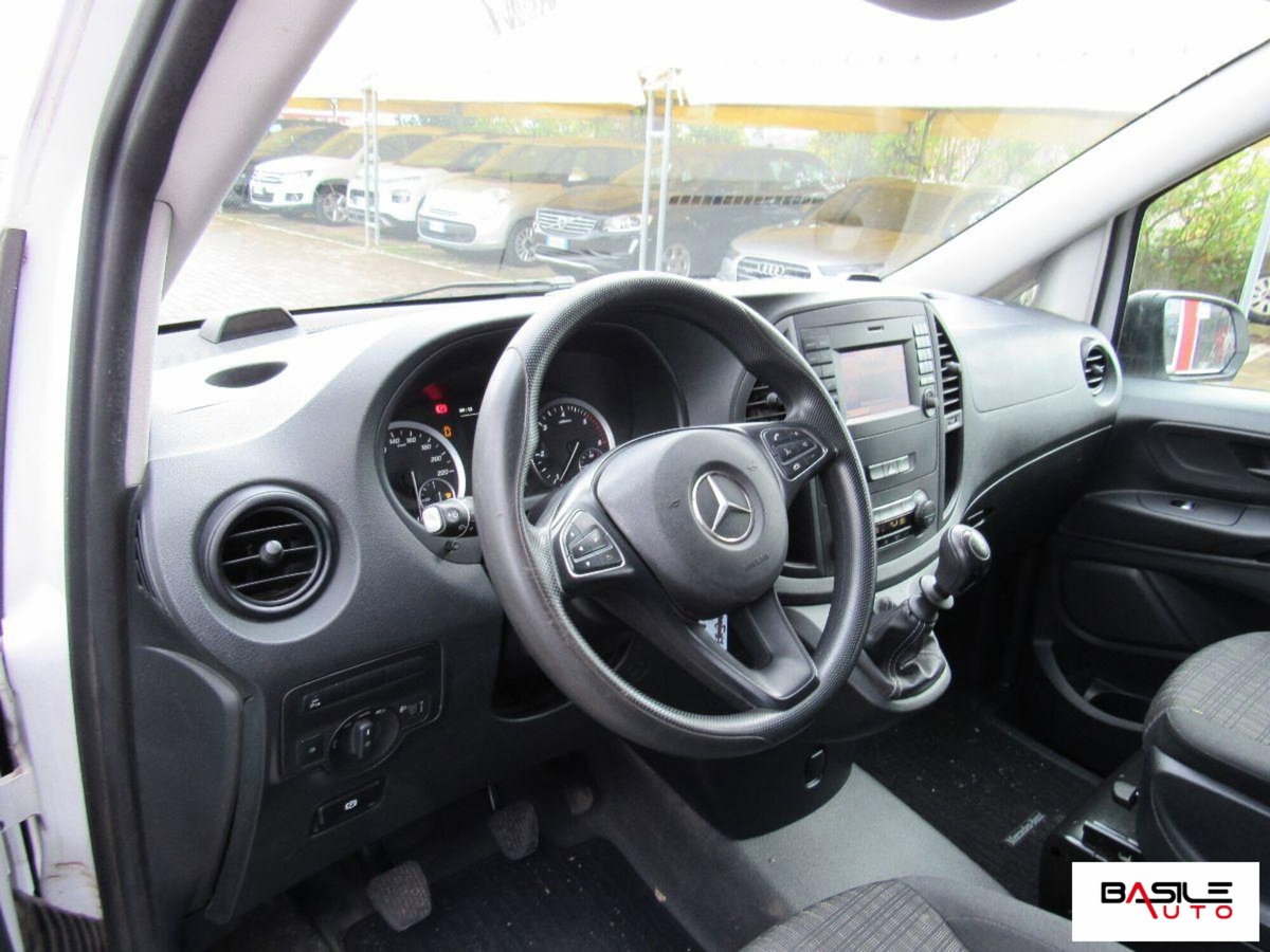Mercedes-Benz Vito 2.2 111CDIaut4x4PL-SL MixtoVtrExlng (5)