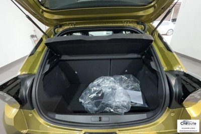 Lancia Ypsilon 1.2 mhev Edizione Cassina e-dct (16)