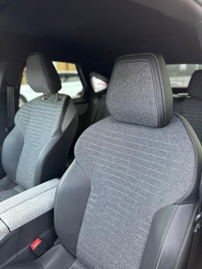 Peugeot 3008 1.2 hybrid Allure 145cv e-dcs6 (9)