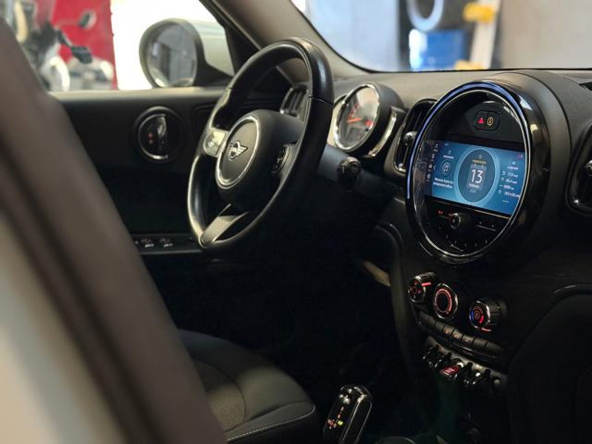 MINI Mini Countryman 2.0 Cooper D Business Countryman (14)