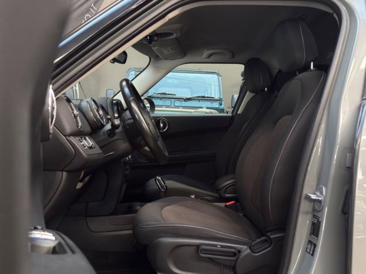 MINI Mini Countryman 2.0 Cooper D Business Countryman (8)