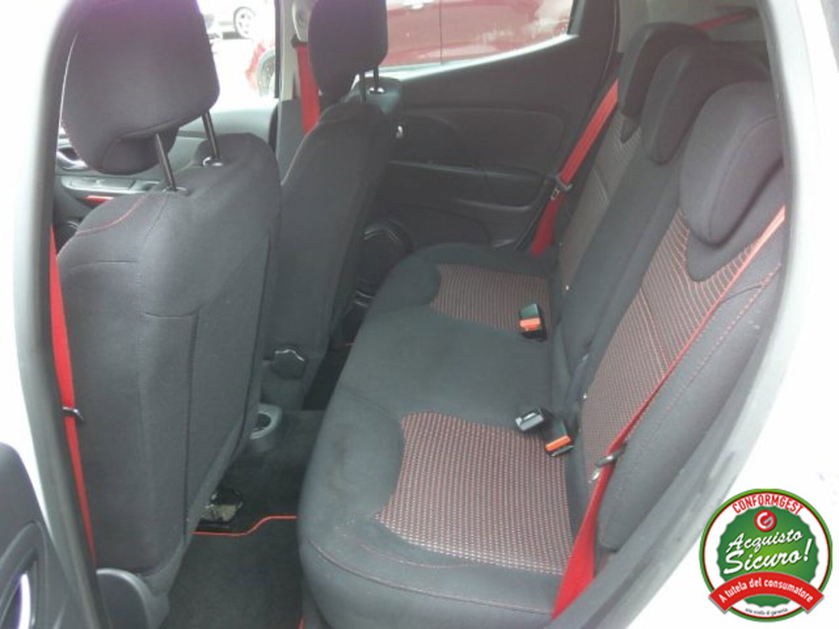 Renault Clio 1.6 T 220CV EDC Start&Stop 5 porte R.S. Trophy (10)