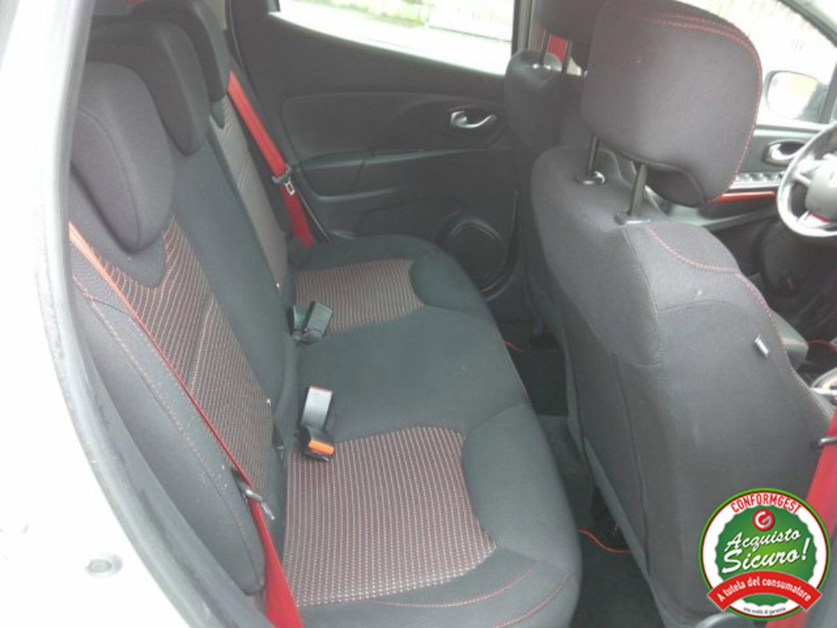 Renault Clio 1.6 T 220CV EDC Start&Stop 5 porte R.S. Trophy (12)
