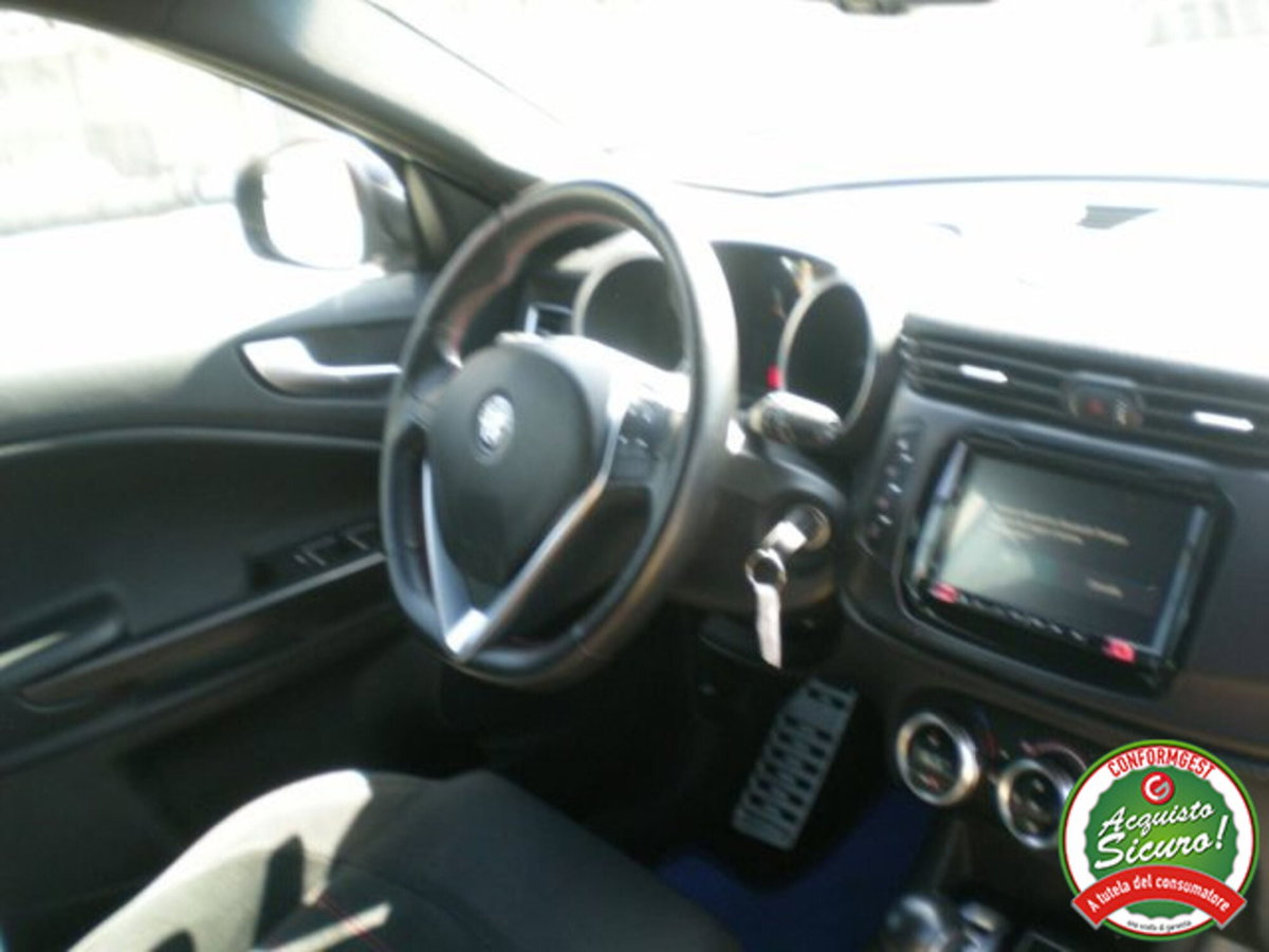 Alfa Romeo Giulietta 2.0 JTDm Carbon Edition 170cv tct (11)