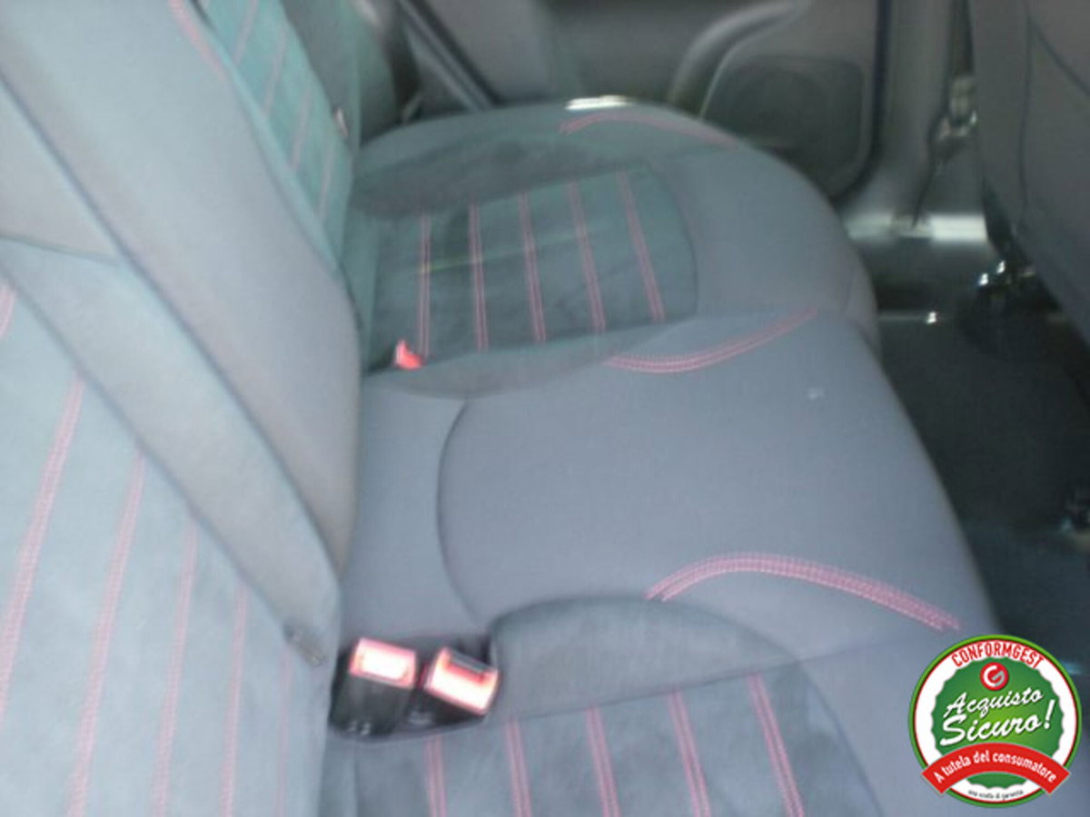 Alfa Romeo Giulietta 2.0 JTDm Carbon Edition 170cv tct (12)
