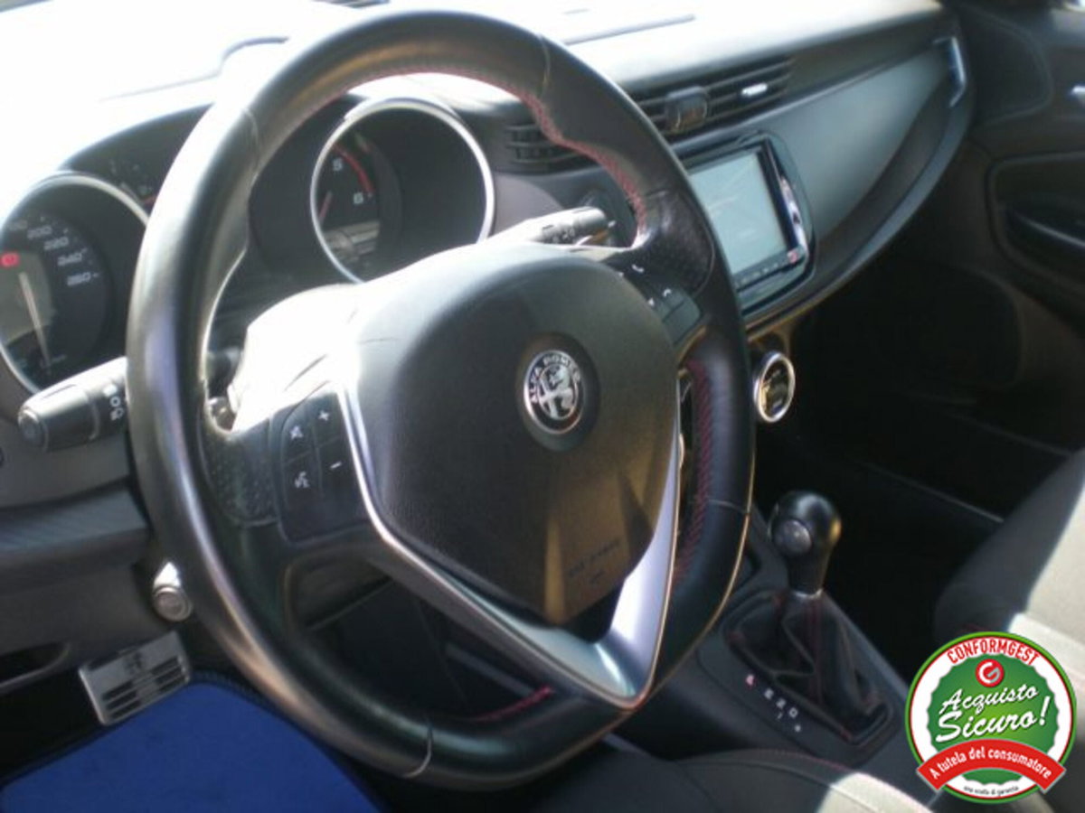 Alfa Romeo Giulietta 2.0 JTDm Carbon Edition 170cv tct (14)