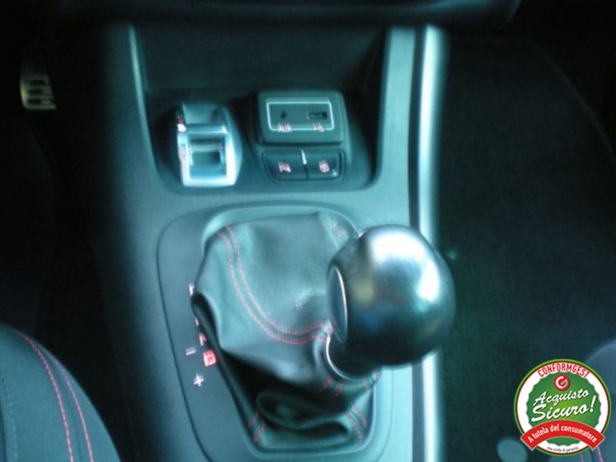 Alfa Romeo Giulietta 2.0 JTDm Carbon Edition 170cv tct (17)