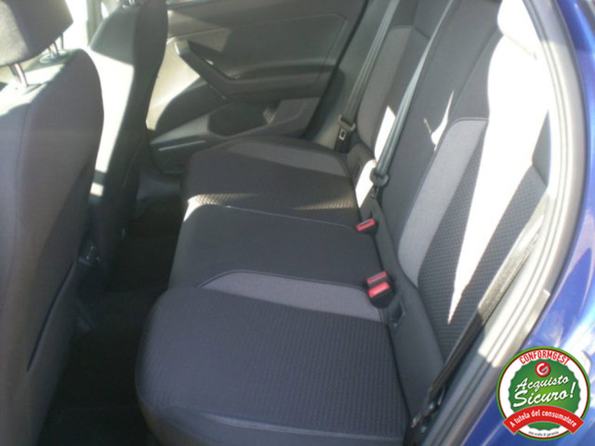 Volkswagen Taigo 1.0 tsi Life 95cv (10)