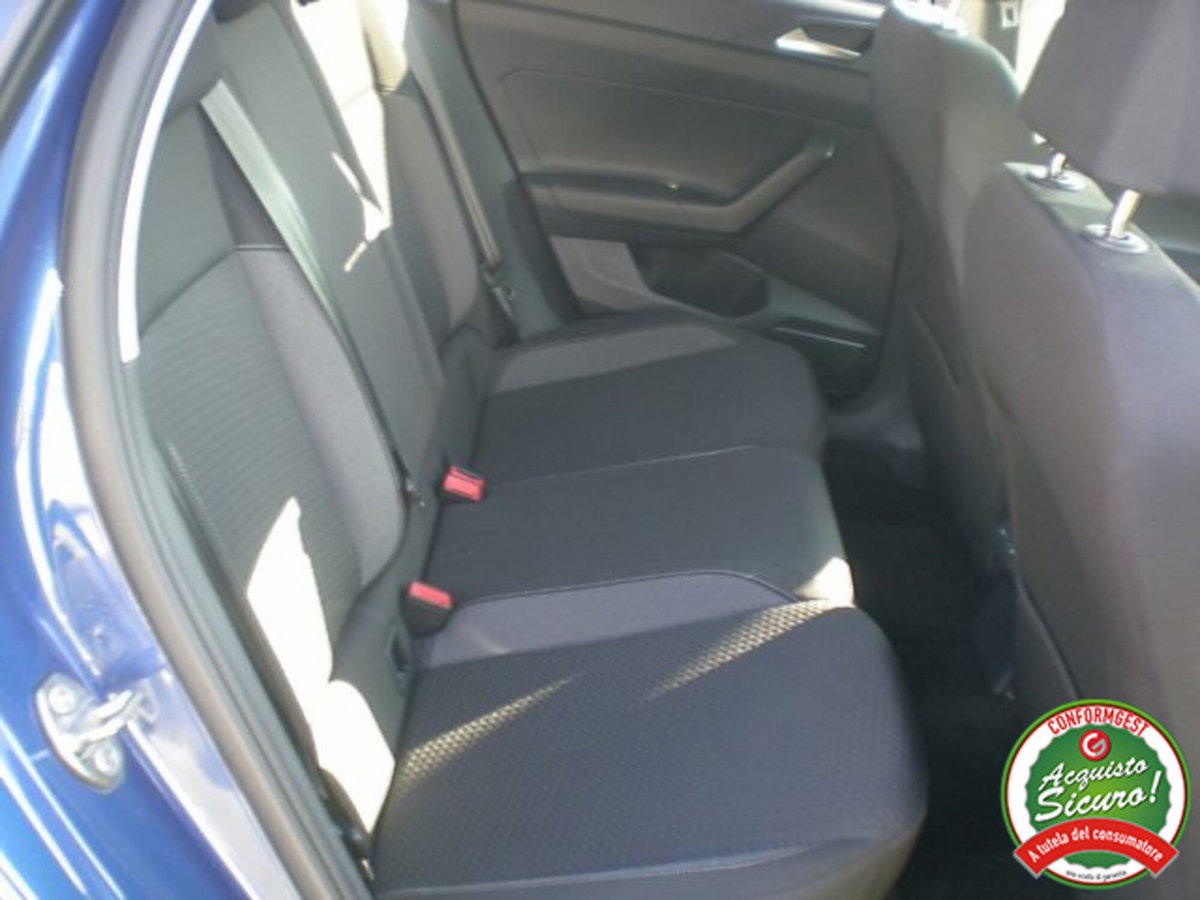 Volkswagen Taigo 1.0 tsi Life 95cv (13)