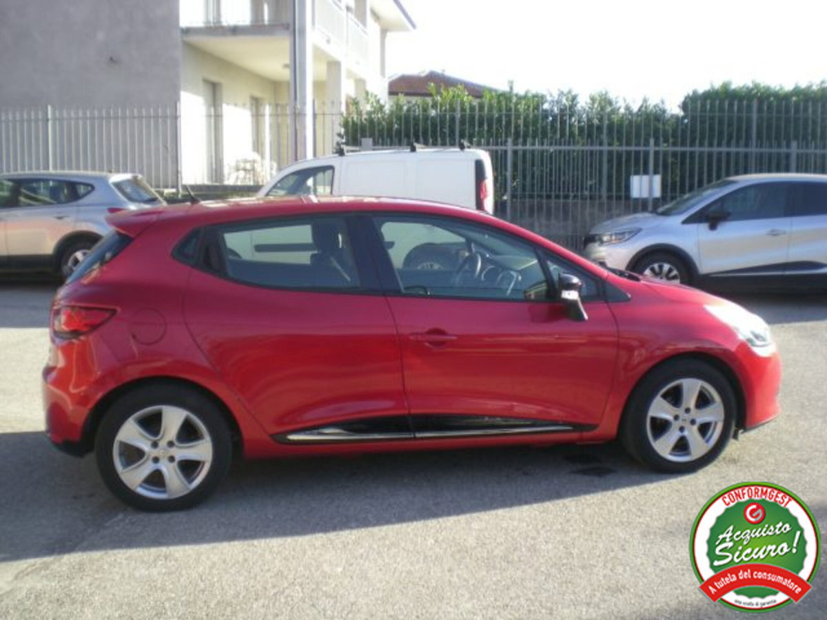 Renault Clio 1.5 dCi 8V 75CV 5 porte Live (9)