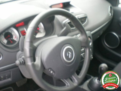 Renault Clio 1.2 16V 5 porte Le Iene (13)