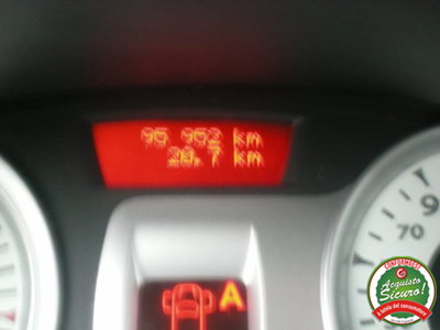Renault Clio 1.2 16V 5 porte Le Iene (14)
