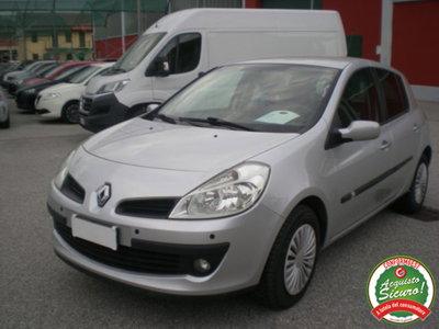 Renault Clio 1.2 16V 5 porte Le Iene (3)