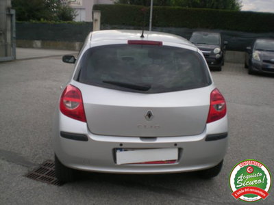 Renault Clio 1.2 16V 5 porte Le Iene (5)