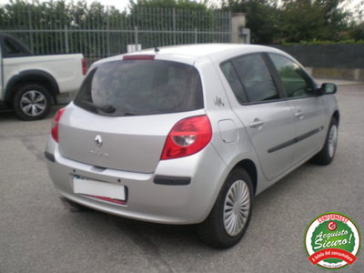 Renault Clio 1.2 16V 5 porte Le Iene (6)