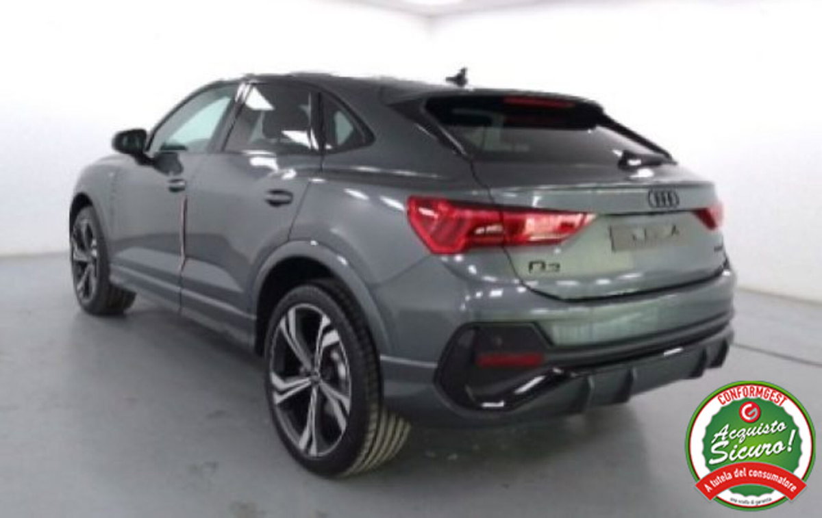 Audi Q3 Sportback 40 2.0 tdi Identity Black quattro 193cv s-tronic (2)