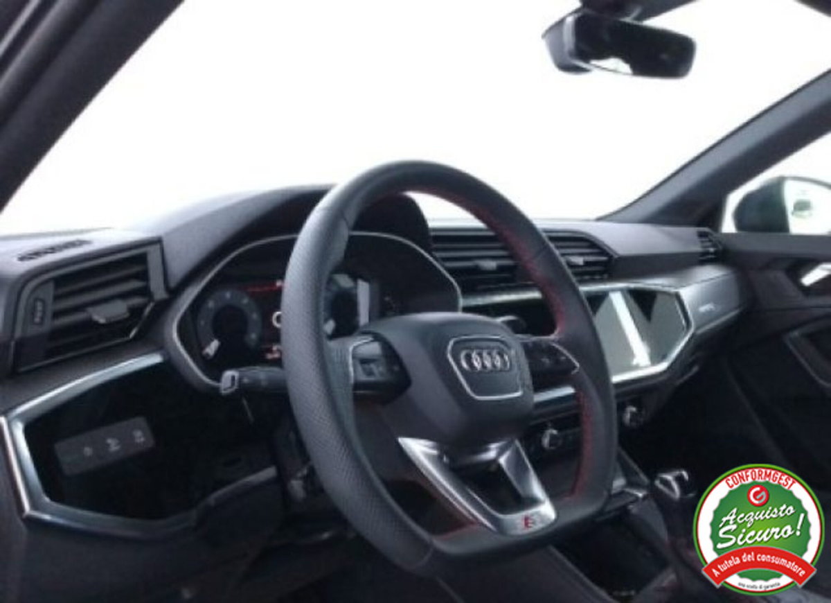 Audi Q3 Sportback 40 2.0 tdi Identity Black quattro 193cv s-tronic (3)