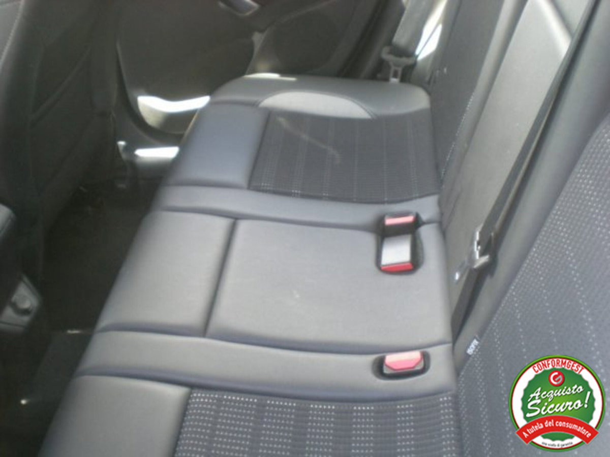Peugeot 2008 e-HDi 92 CV Stop&Start ETG6 Allure (13)