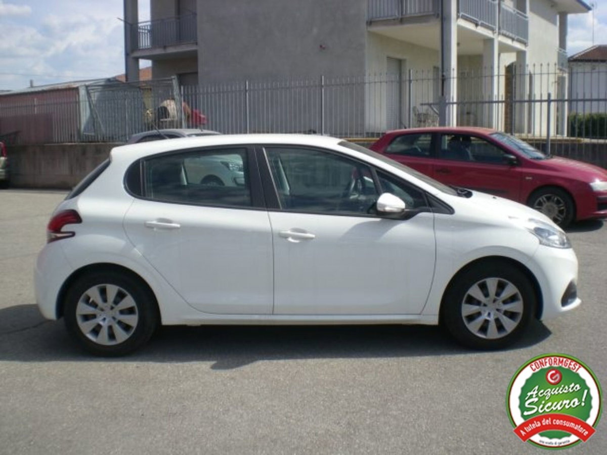 Peugeot 208 75 5 porte Active (9)