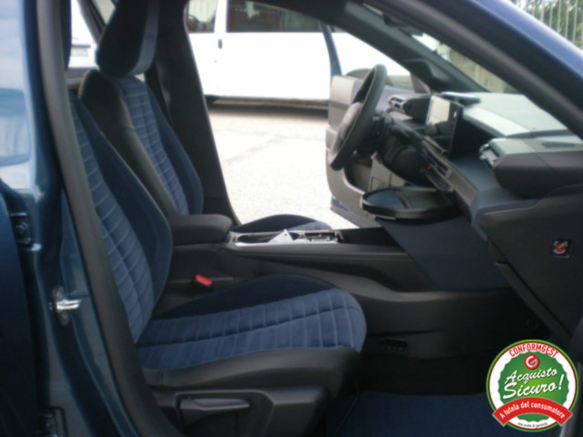 Lancia Ypsilon 1.2 mhev Edizione Limitata Cassina e-dct (12)