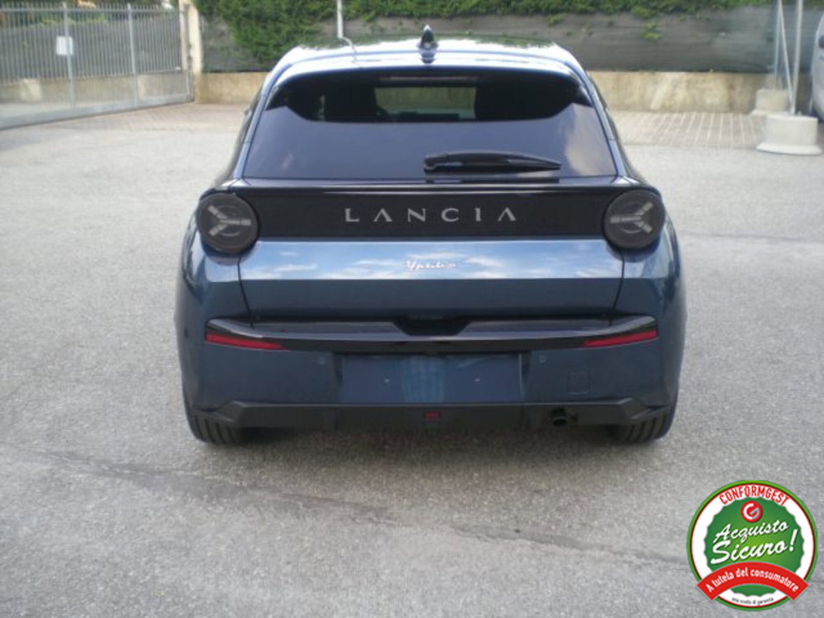 Lancia Ypsilon 1.2 mhev Edizione Limitata Cassina e-dct (4)
