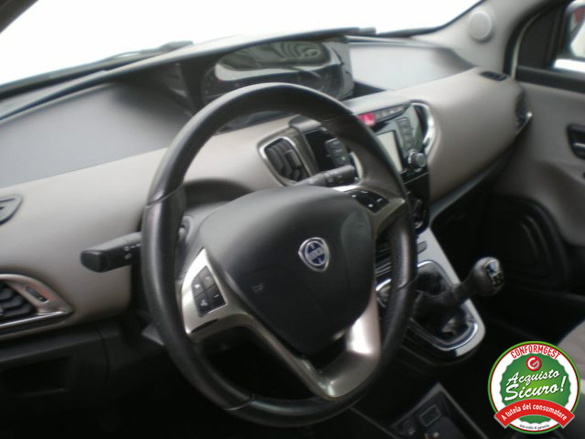 Lancia Ypsilon 1.3 MJT 16V 95 CV 5 porte S&S Gold (13)