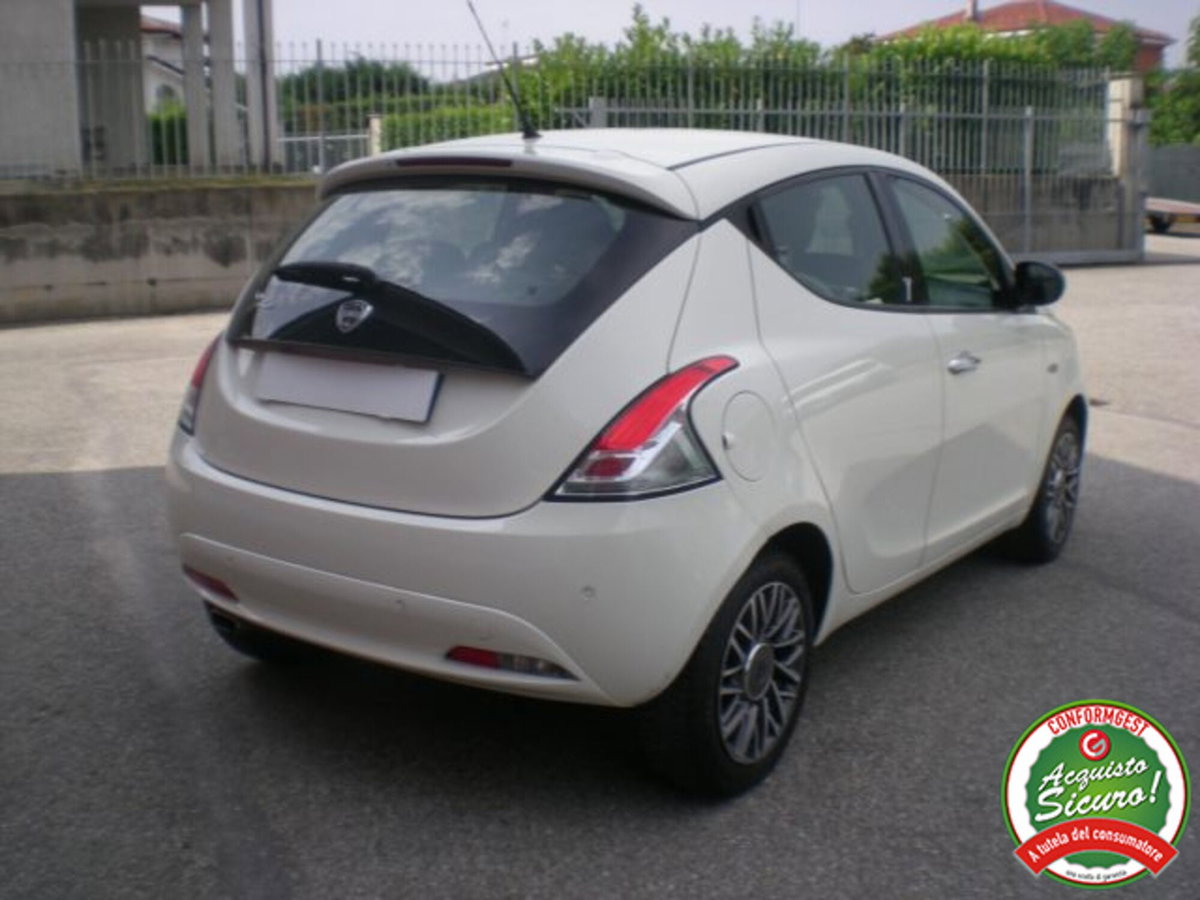 Lancia Ypsilon 1.3 MJT 16V 95 CV 5 porte S&S Gold (7)
