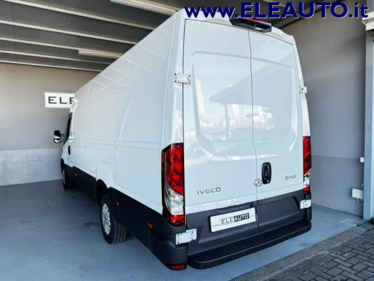 Iveco Daily Furgone 35S14A8V 2.3 HPT PLM-TA Furgone Hi-Matic (4)