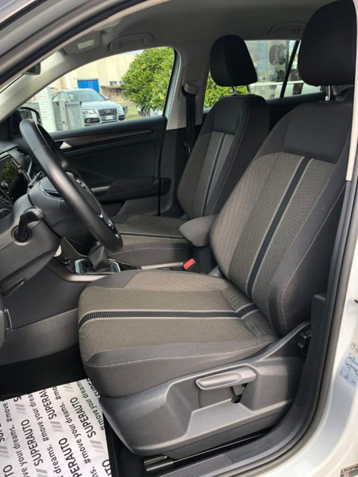 Volkswagen T-Roc 1.6 TDI SCR Style BlueMotion Technology (17)