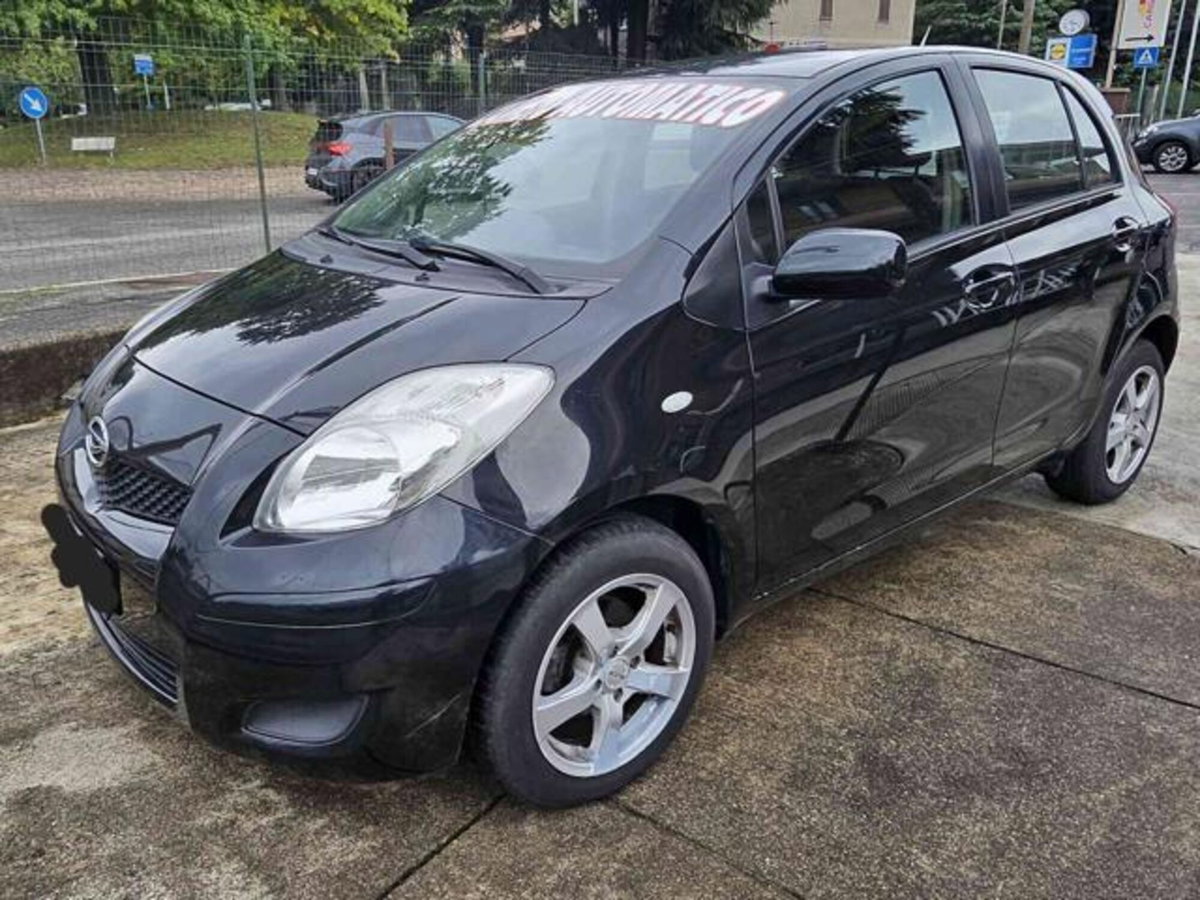 Toyota Yaris 1.3 5 porte M-MT Sol (2)