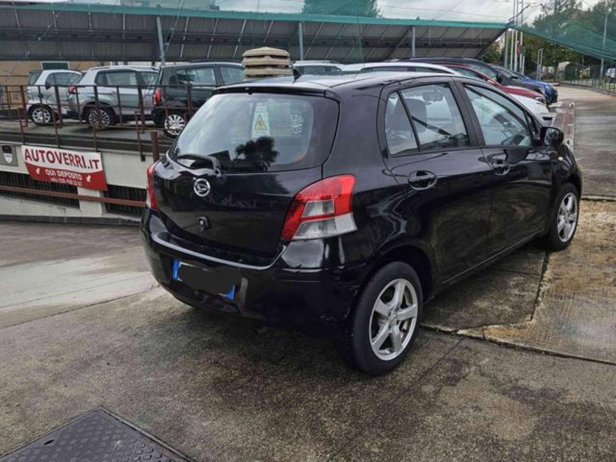 Toyota Yaris 1.3 5 porte M-MT Sol (4)