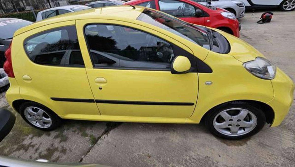 Peugeot 107 68CV 5p. Urban Move (4)