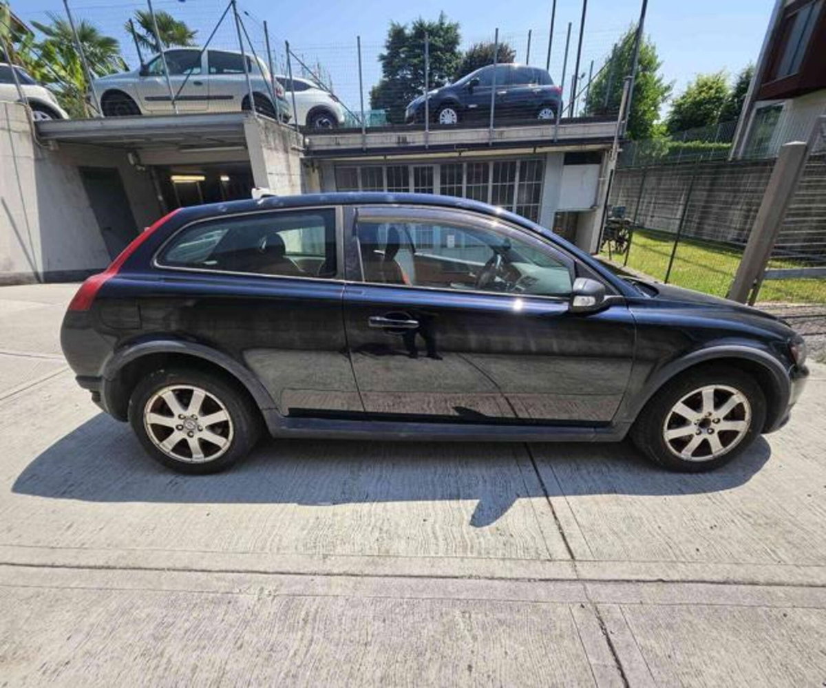 Volvo C30 1.6 D Momentum (6)