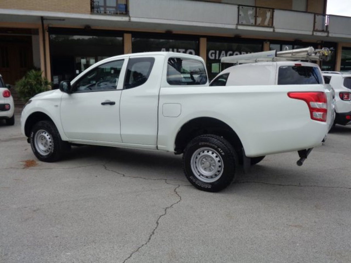 Mitsubishi L200 2.4 DI-D/154CV Club Cab Invite (2)
