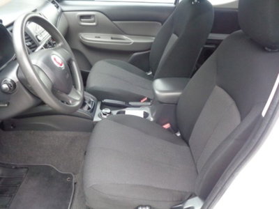 Mitsubishi L200 2.4 DI-D/154CV Club Cab Invite (3)