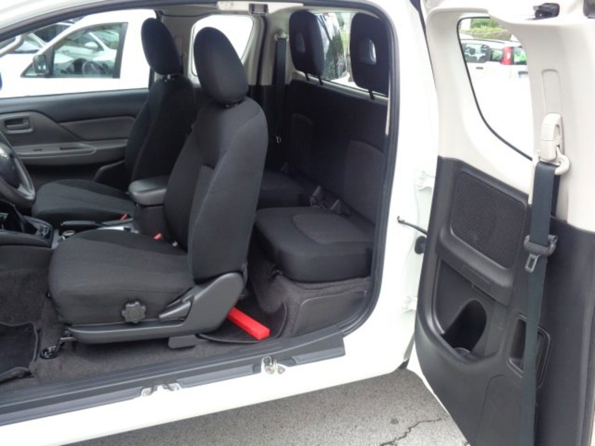 Mitsubishi L200 2.4 DI-D/154CV Club Cab Invite (4)