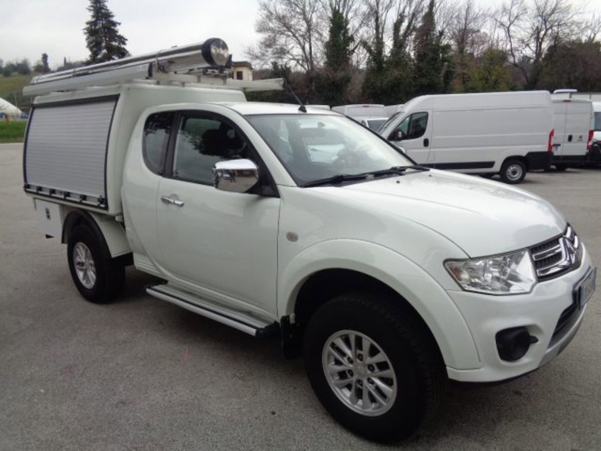 Mitsubishi L200 2.5 DI-D 178 CV Double Cab Intense Plus (2)