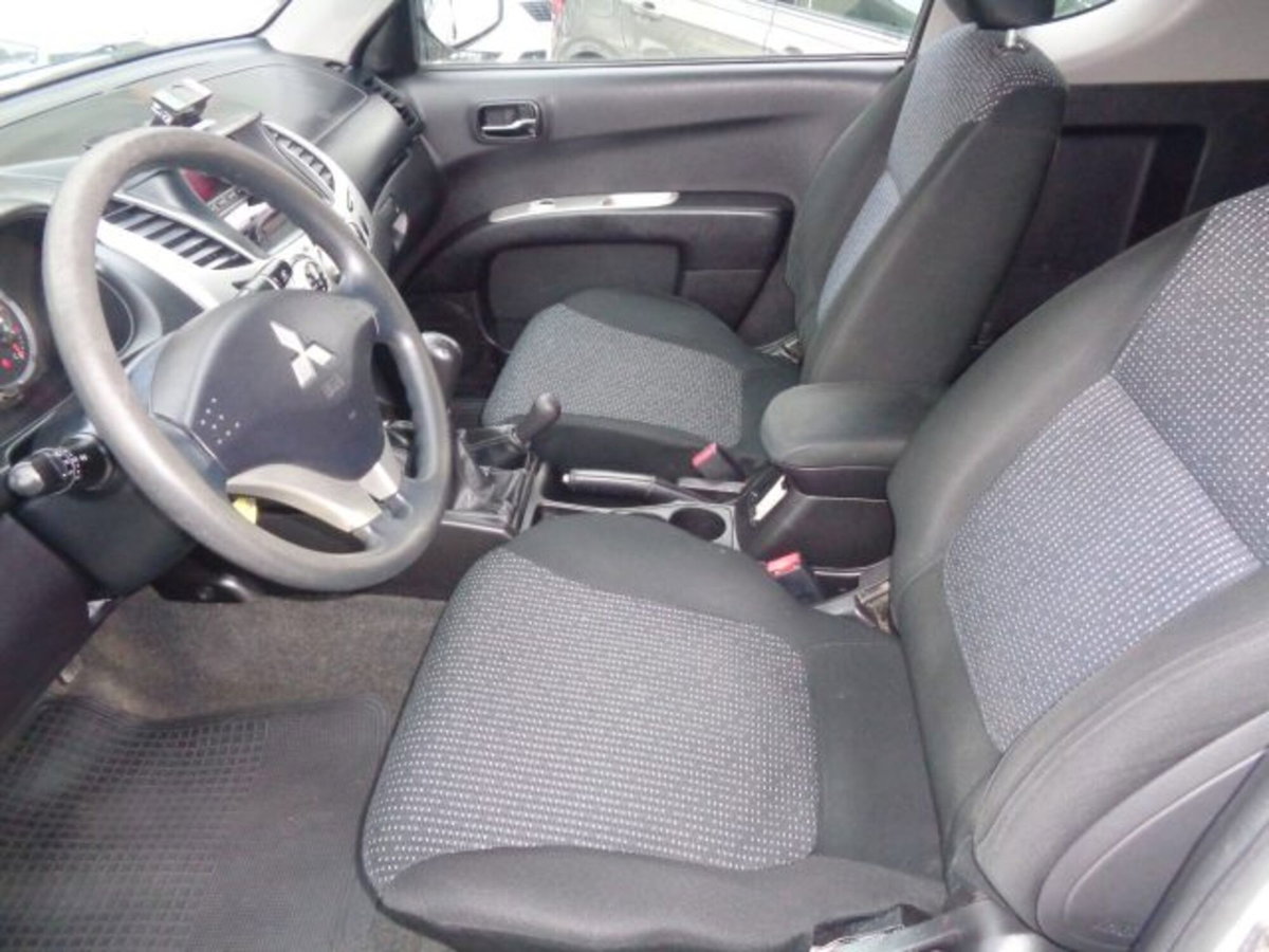 Mitsubishi L200 2.5 DI-D 178 CV Double Cab Intense Plus (8)
