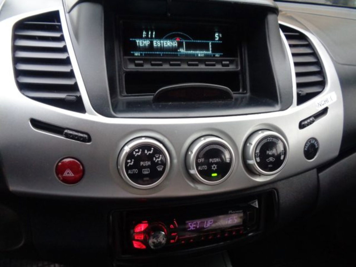 Mitsubishi L200 2.5 DI-D 178 CV Double Cab Intense Plus (9)