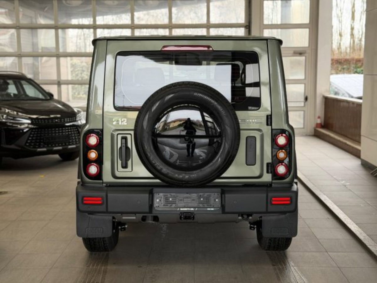 Emc 212 212 2.0 tgdi Adventurer 4wd 8at (5)