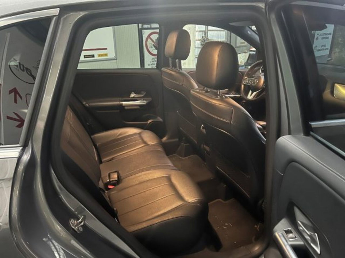 Mercedes-Benz Classe B 180 d Automatic Executive (12)