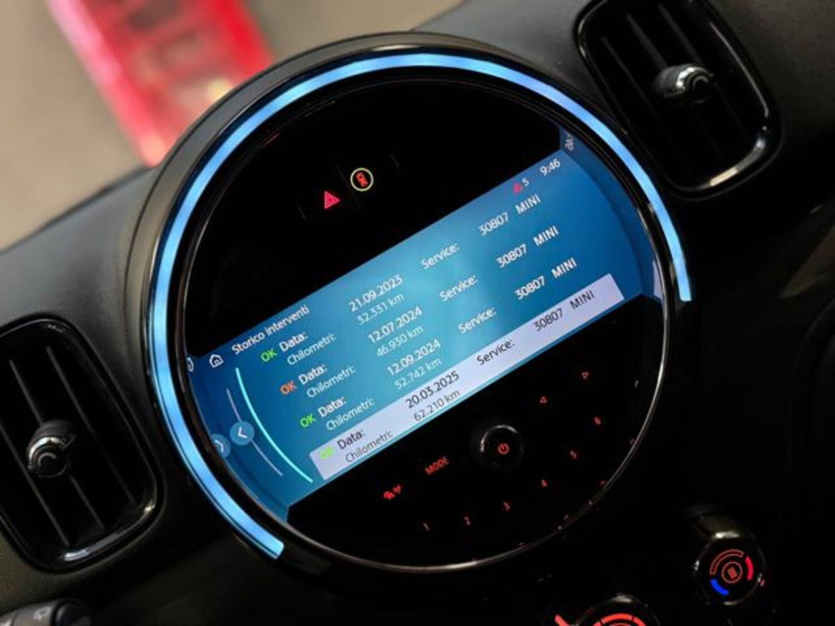 MINI Mini Countryman 2.0 Cooper D Essential Countryman (16)